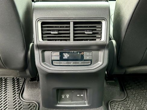 New 2026 Volkswagen Atlas SE image 18