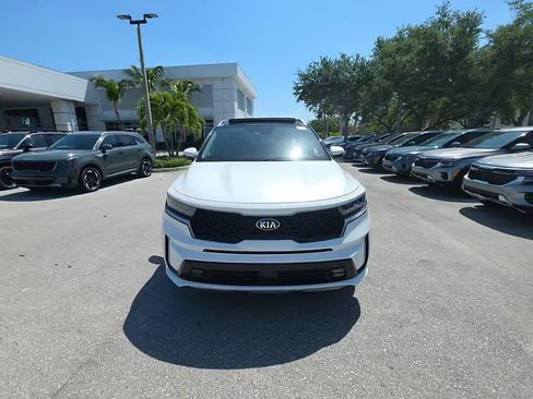 Used 2021 Kia Sorento EX image 4