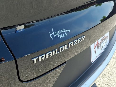 Used 2023 Chevrolet TrailBlazer LT FWD image 31