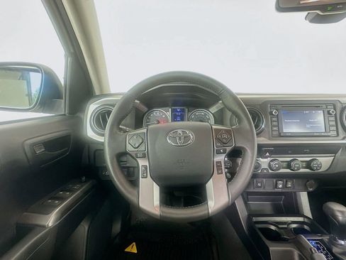 Used 2019 Toyota Tacoma SR5 AWD/4WD image 20