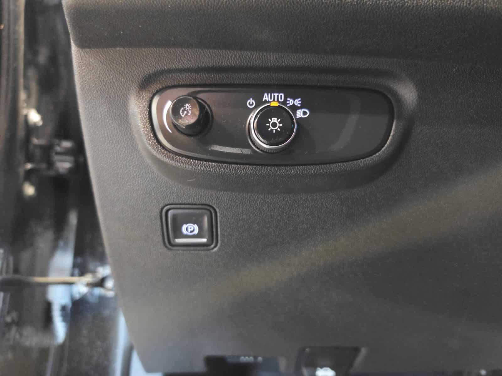 Used 2020 GMC Terrain SLE w/ Driver Convenience Package FWD image 20