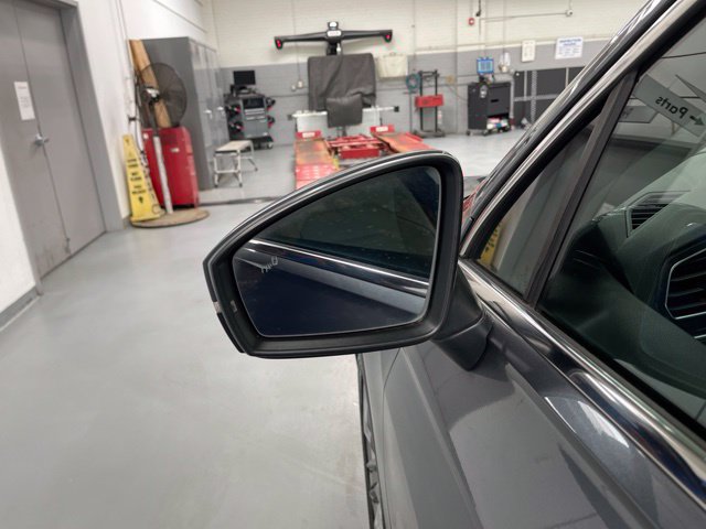 Used 2018 Volkswagen Tiguan SEL Premium AWD/4WD image 13