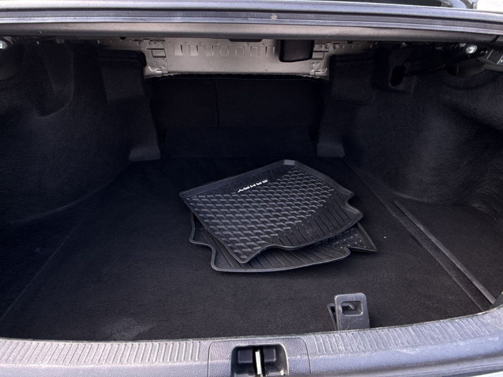 Used 2025 Toyota Camry SE FWD image 25