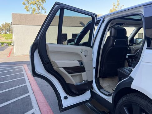 Used 2015 Land Rover Range Rover Autobiography image 16