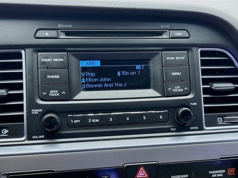 Used 2015 Hyundai Sonata SE image 10