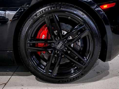 Used 2014 Audi R8 V8 w/ Full Leather Package image 50