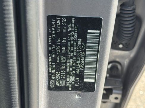 Used 2025 Hyundai Elantra Limited image 25