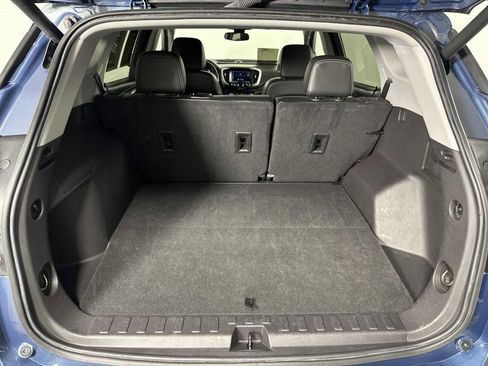 Used 2024 GMC Terrain SLT image 24