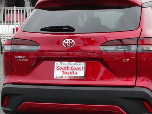 New 2026 Toyota Corolla Cross LE image 7