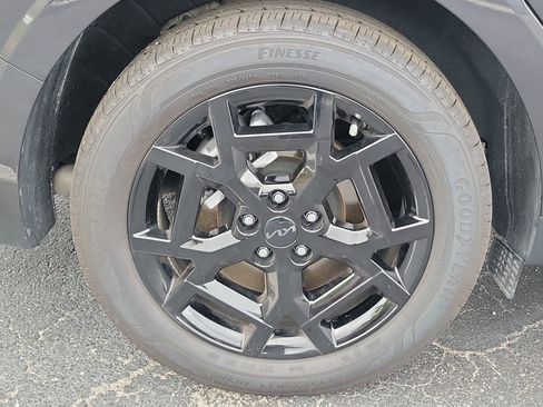 Used 2025 Kia Carnival SX Prestige FWD image 9