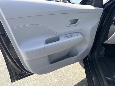 Certified 2024 Hyundai Kona SEL AWD/4WD image 16