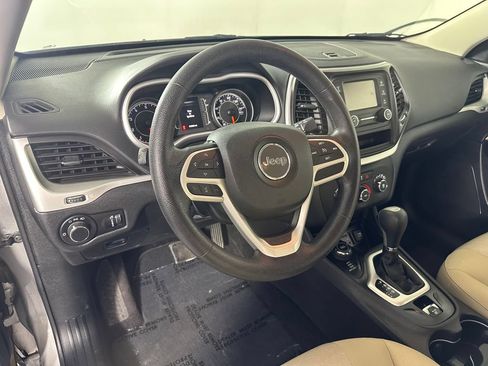 Used 2017 Jeep Cherokee Sport AWD/4WD image 15