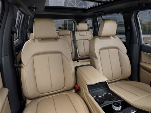 New 2026 Jeep Grand Cherokee Limited w/ Luxury Tech Group II RWD image 16
