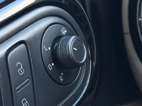 Used 2015 Volkswagen Beetle 1.8T image 42