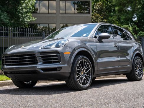 Used 2021 Porsche Cayenne AWD/4WD image 1