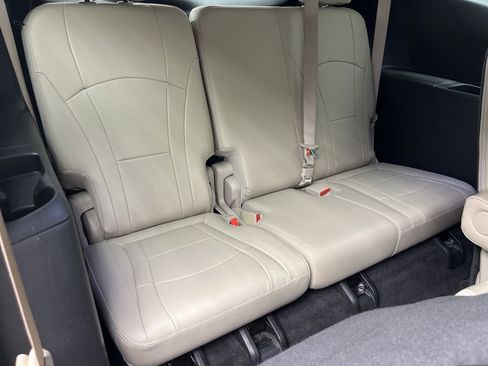 Used 2018 Buick Enclave Essence image 24