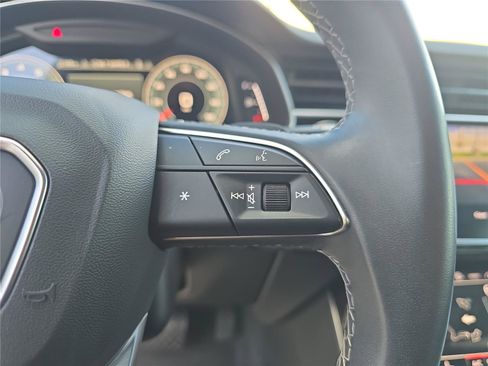 Used 2022 Audi Q8 Premium AWD/4WD image 22