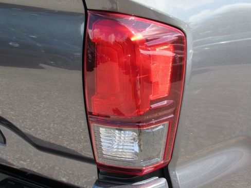 Used 2022 Toyota Tacoma SR w/ SR Convenience Package RWD image 12