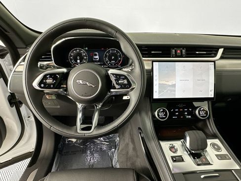 Certified 2026 Jaguar F-PACE R-Dynamic S AWD/4WD image 11