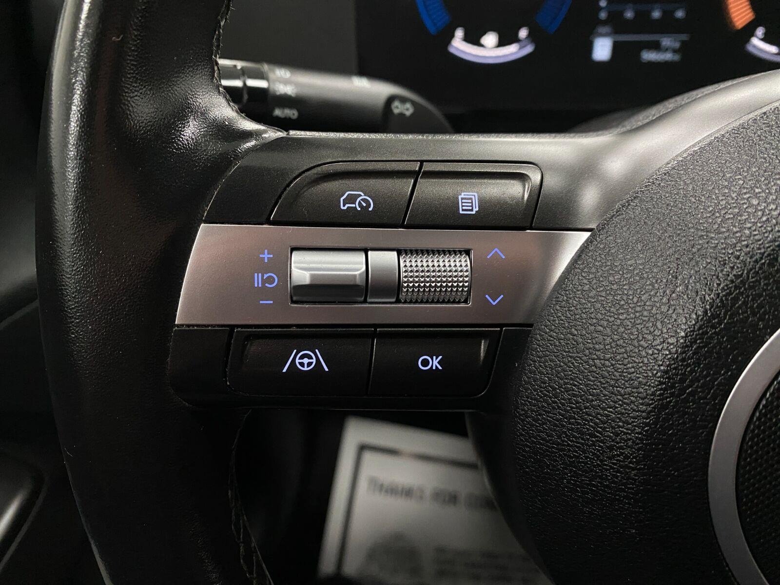 Certified 2024 Hyundai Kona SEL AWD/4WD image 15