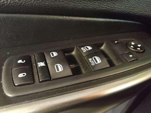 Used 2020 Jeep Cherokee Latitude Plus FWD image 27