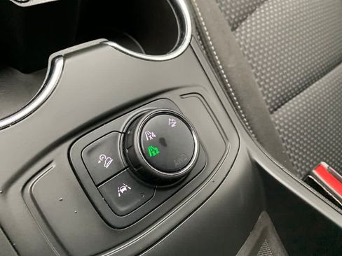 Used 2023 GMC Terrain SLE w/ Elevation Edition AWD/4WD image 15