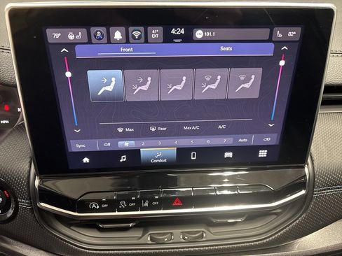 New 2026 Jeep Compass Latitude AWD/4WD image 17
