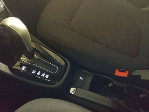 Used 2018 Chevrolet Sonic LT FWD image 26