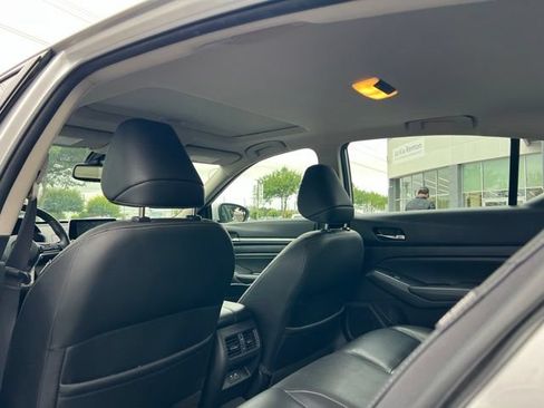 Used 2019 Nissan Altima 2.5 SL FWD image 11