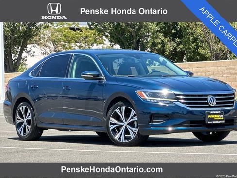 Used 2021 Volkswagen Passat 2.0T SE FWD image 1