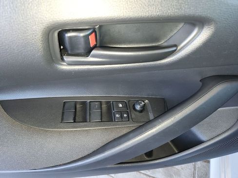 Used 2025 Toyota Corolla LE image 28