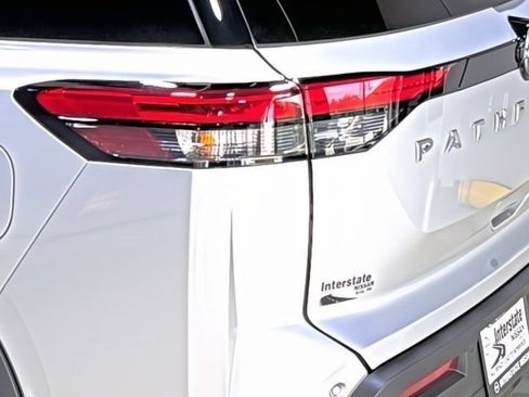 Certified 2025 Nissan Pathfinder S image 10