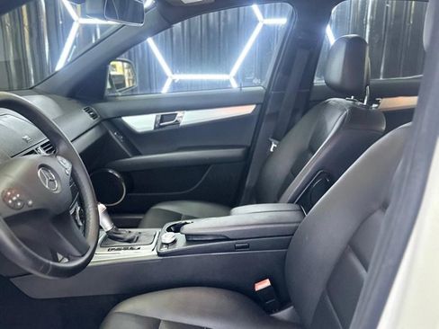 Used 2009 Mercedes-Benz C 300 Sedan image 28