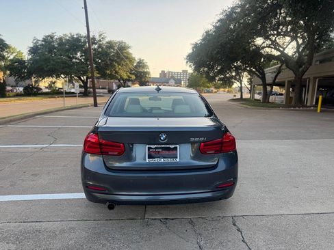 Used 2017 BMW 320i Sedan RWD image 5