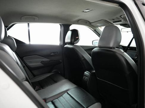 Used 2023 Nissan Kicks SR image 38