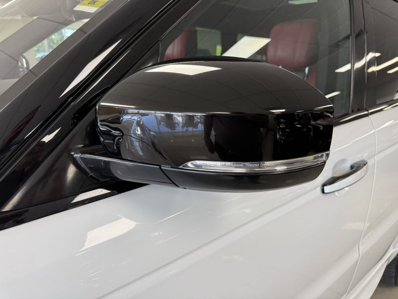 Used 2021 Land Rover Range Rover Sport HST AWD/4WD image 31