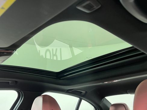 Certified 2025 BMW 330i xDrive Sedan w/ Premium Package image 30