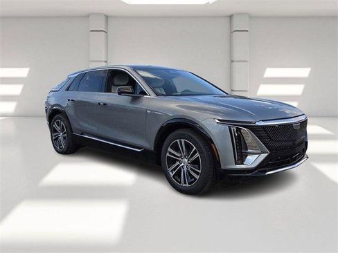 New 2026 Cadillac Lyriq Luxury image 7