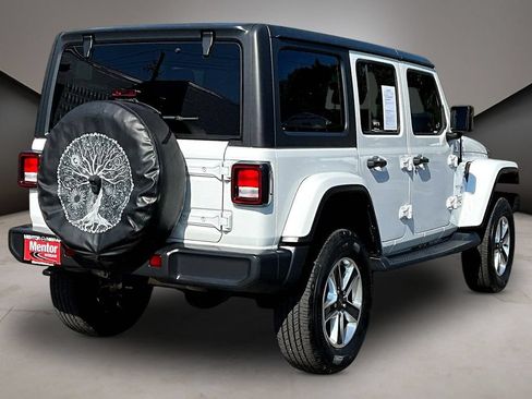 Used 2018 Jeep Wrangler Unlimited Sahara AWD/4WD image 4