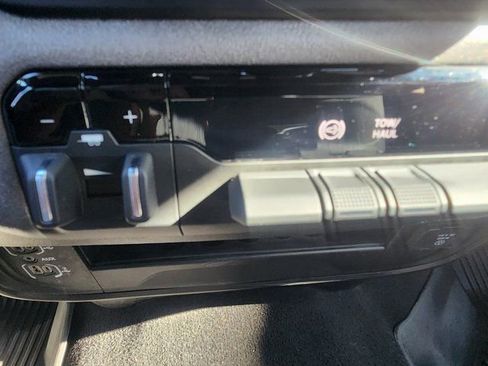 Used 2024 RAM 3500 Tradesman w/ Chrome Appearance Group image 25