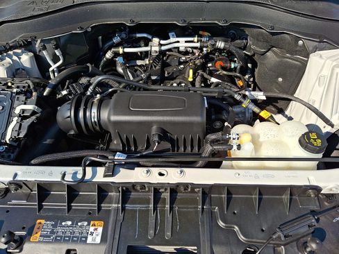 Certified 2023 Ford Explorer XLT w/ Equipment Group 202A AWD/4WD image 27