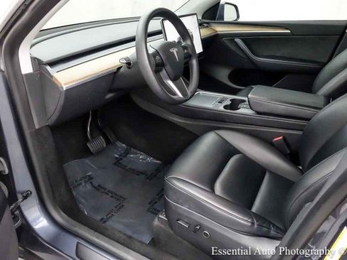 Used 2023 Tesla Model Y Long Range AWD/4WD image 13