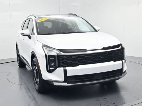 Certified 2026 Kia Sportage EX w/ EX Panorama Roof Package FWD image 2