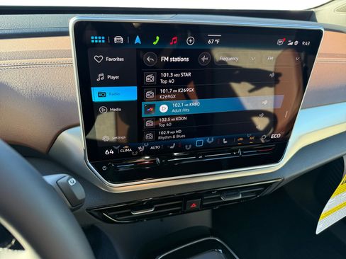 New 2025 Volkswagen ID.4 Pro image 12