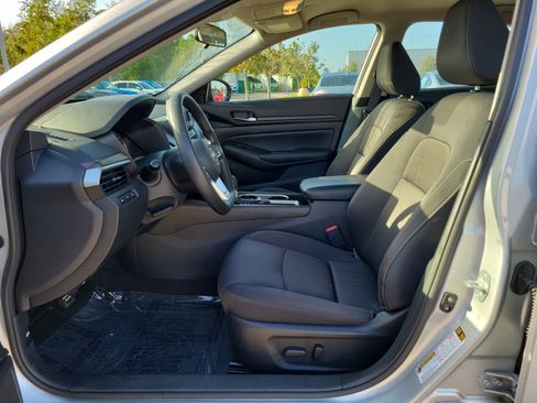 Used 2024 Nissan Altima 2.5 SV image 19