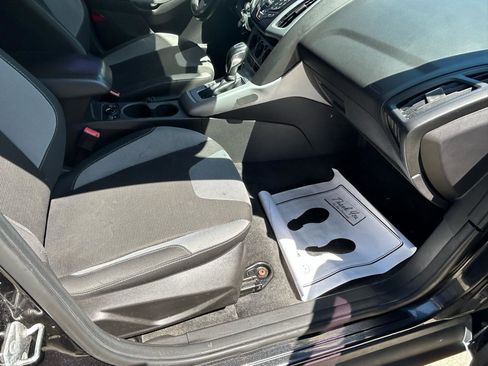 Used 2012 Ford Focus SE FWD image 12