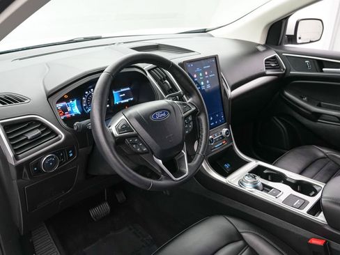 Certified 2024 Ford Edge SEL w/ Convenience Package AWD/4WD image 13