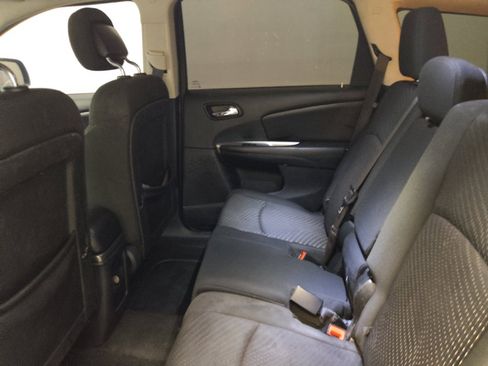 Used 2019 Dodge Journey SE w/ Premium Group image 18
