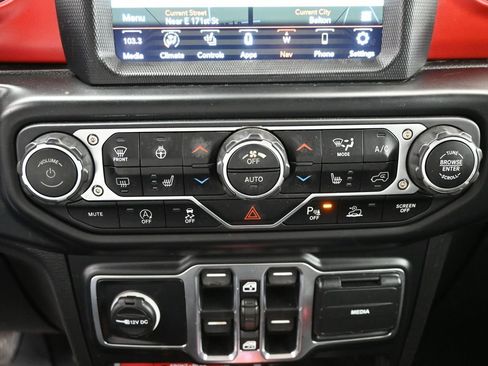 Used 2020 Jeep Gladiator Rubicon image 22
