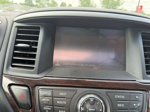 Used 2015 Nissan Pathfinder Platinum w/ Family Entertainment Package AWD/4WD image 20